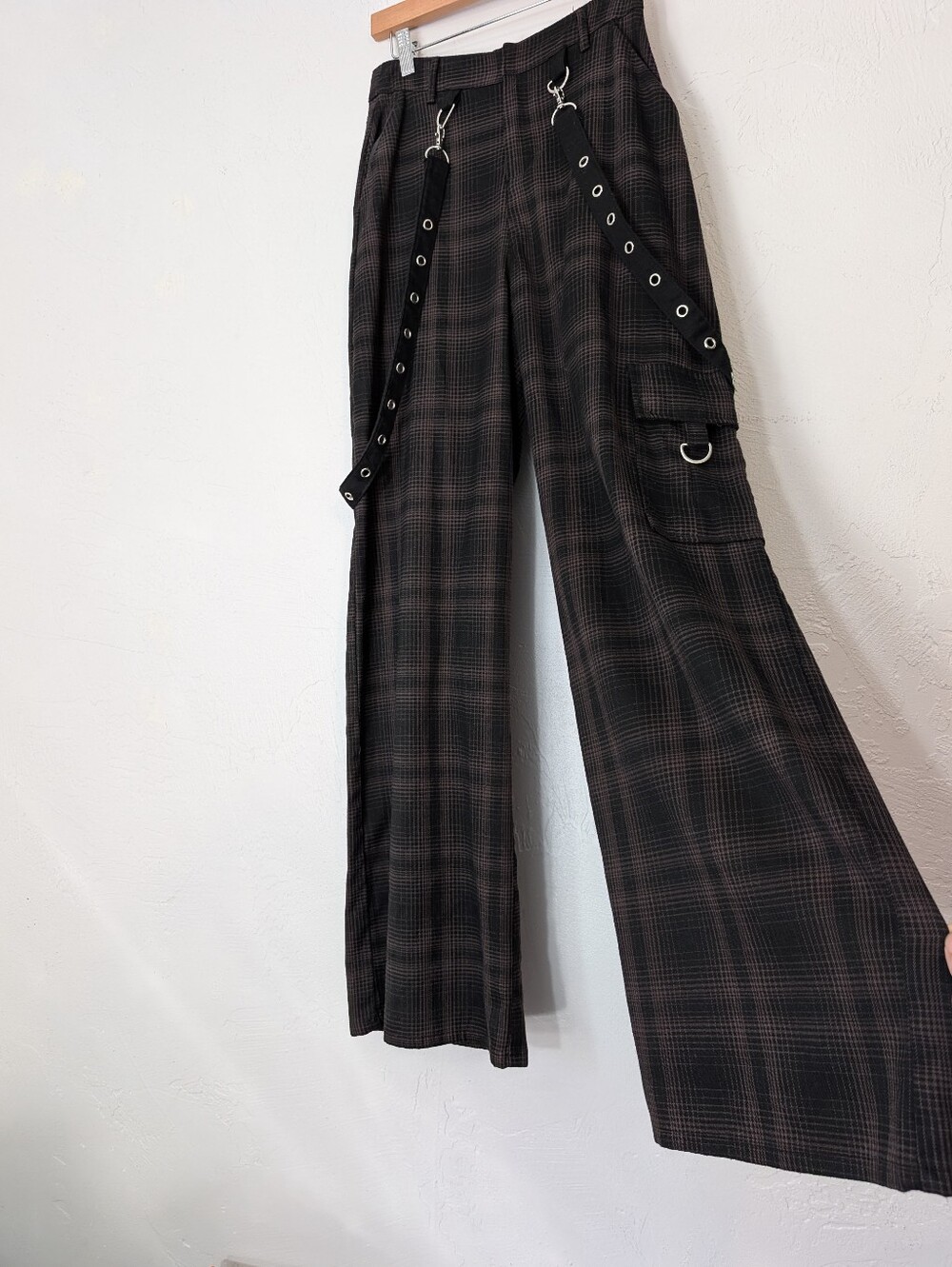 HotTopic Plaid Chain Wide Leg Cargo Pants Goth Punk Alternative Emo Cyber Grunge
